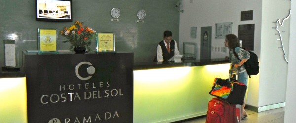 Enjoy the advantages of airport hotels.